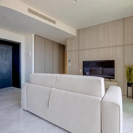 Superlative In Mercury Towers * Сент Джулианс