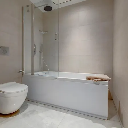 Superlative In Mercury Towers Апартаменты *