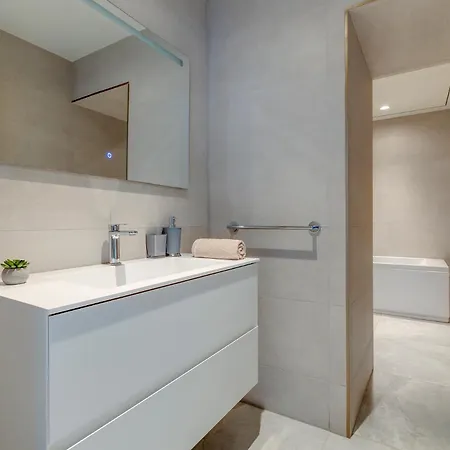 Superlative In Mercury Towers Апартаменты