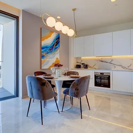 Superlative In Mercury Towers Апартаменты