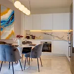 Superlative In Mercury Towers By Buena Vista Lejlighed *