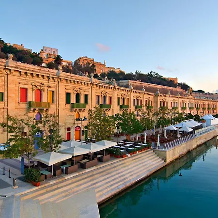 Superlative In Mercury Towers Apartment