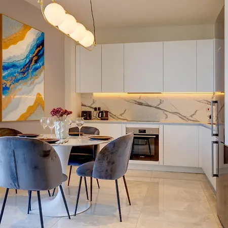 Superlative In Mercury Towers Apartamento *