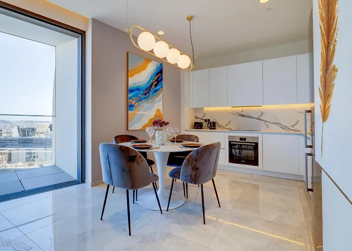 Superlative In Mercury Towers アパート