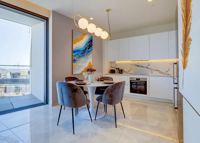 Superlative In Mercury Towers アパート