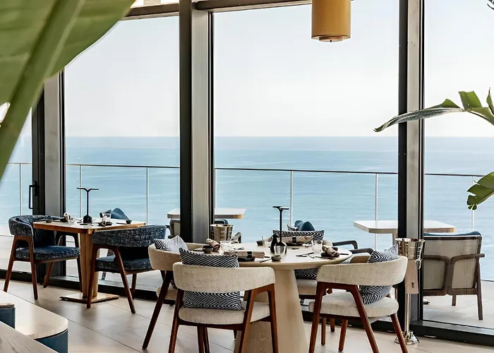 Superlative In Mercury Towers アパート