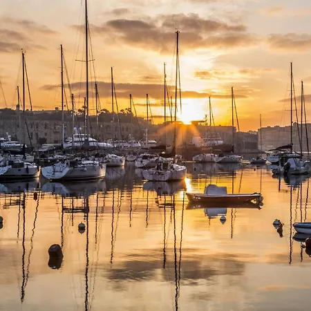 Superlative In Mercury Towers Lejlighed